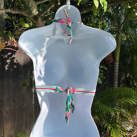 STYLISH SWIMWEAR Bikini Top size medium - Picture 2 of 6